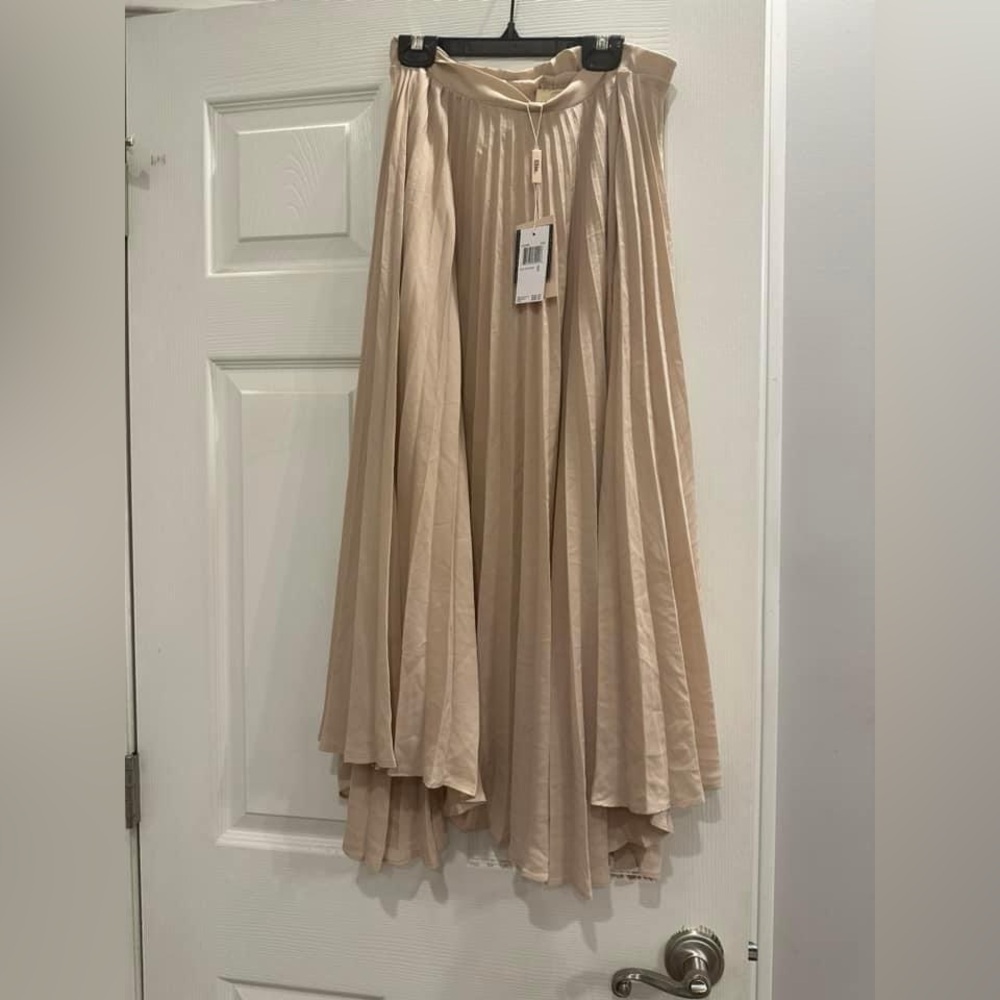 Gorgeous asymmetric lined midi skirt